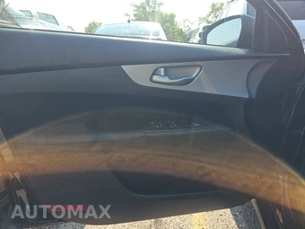 2024 Kia Forte LXS - miniatura 9