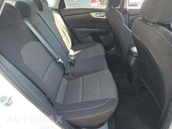 2024 Kia Forte LXS – miniatura 17