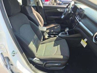 2024 Kia Forte LXS – miniatura 19