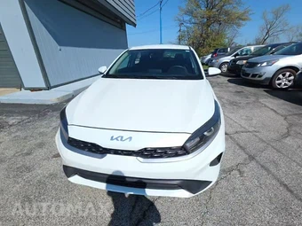2024 Kia Forte LXS – miniatura 2