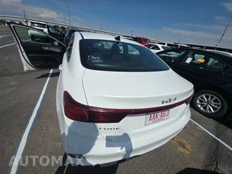 2024 Kia Forte LXS - miniatura 16