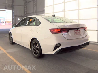 2024 Kia Forte LXS - miniatura 6