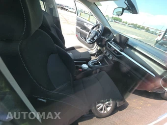 2024 Kia Forte LXS - miniatura 8