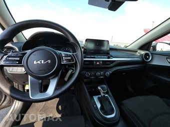 2024 Kia Forte LXS - miniatura 11
