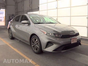 2024 Kia Forte LXS - miniatura 3