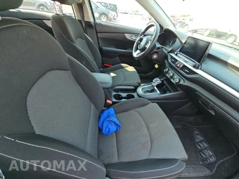 2024 Kia Forte LXS - miniatura 8