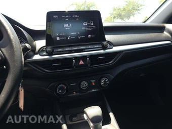2024 Kia Forte LXS - miniatura 10