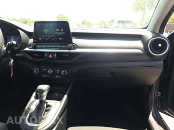 2024 Kia Forte LXS - miniatura 19