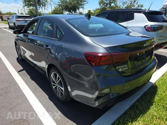 2024 Kia Forte LXS - miniatura 2