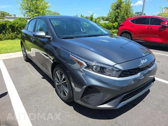 2024 Kia Forte LXS - miniatura 4