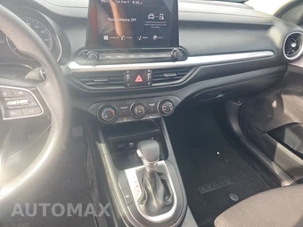2024 Kia Forte LXS - miniatura 11