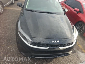 2024 Kia Forte LXS - miniatura 2