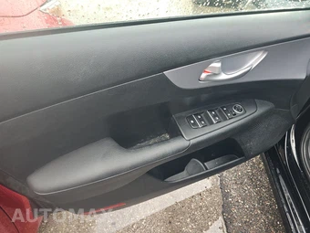 2024 Kia Forte LXS - miniatura 9
