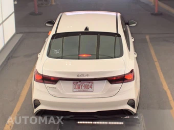 2024 Kia Forte LXS - miniatura 5