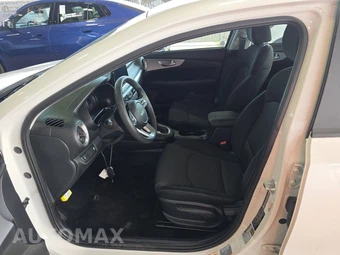 2024 Kia Forte LXS - miniatura 7
