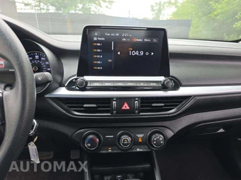 2024 Kia Forte LXS - miniatura 10