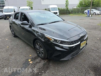2024 Kia Forte LXS - miniatura 4