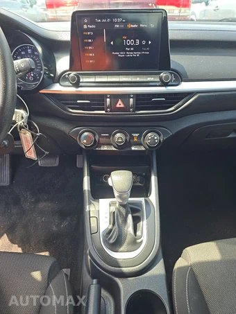 2024 Kia Forte LXS – miniatura 11