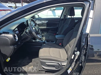 2024 Kia Forte LXS – miniatura 7