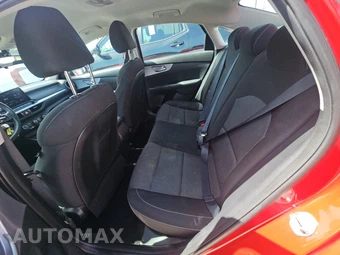 2024 Kia Forte LXS – miniatura 13