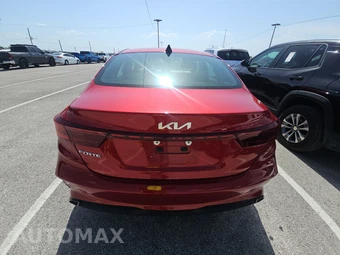 2024 Kia Forte LXS – miniatura 5