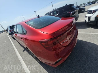 2024 Kia Forte LXS – miniatura 6