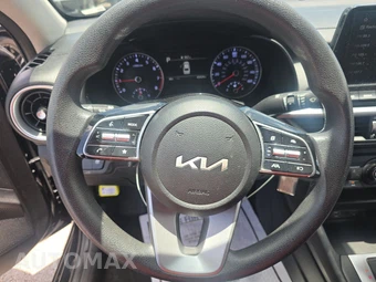 2024 Kia Forte LXS – miniatura 10