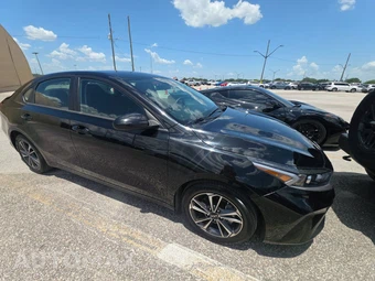 2024 Kia Forte LXS – miniatura 3