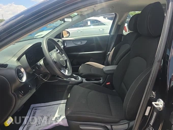 2024 Kia Forte LXS – miniatura 7