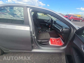 2024 Kia Forte LXS – miniatura 15