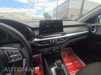 2024 Kia Forte LXS – miniatura 7