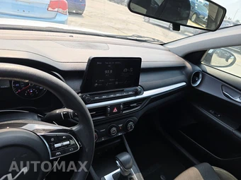 2024 Kia Forte LXS - miniatura 11
