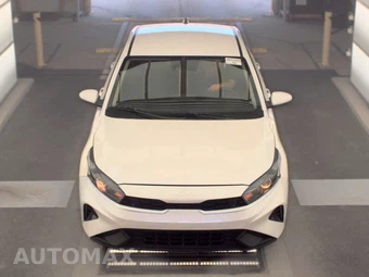 2024 Kia Forte LXS - miniatura 2