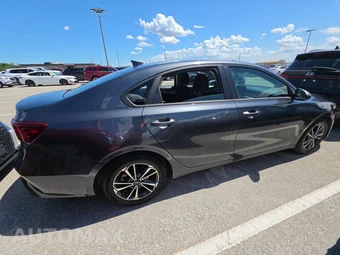 2024 Kia Forte LXS – miniatura 4