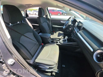 2024 Kia Forte LXS – miniatura 8