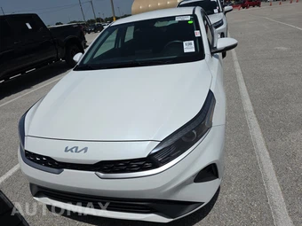 2024 Kia Forte LXS - miniatura 2