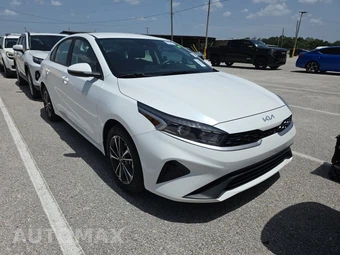 2024 Kia Forte LXS - miniatura 3
