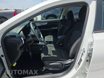 2024 Kia Forte LXS - miniatura 7