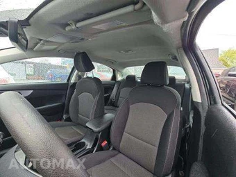2024 Kia Forte LXS – miniatura 11