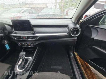 2024 Kia Forte LXS – miniatura 19