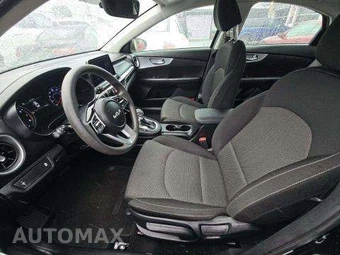 2024 Kia Forte LXS – miniatura 6