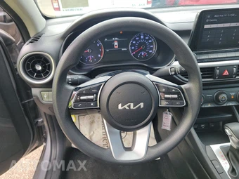 2024 Kia Forte LXS - miniatura 10