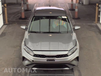 2024 Kia Forte LXS - miniatura 2