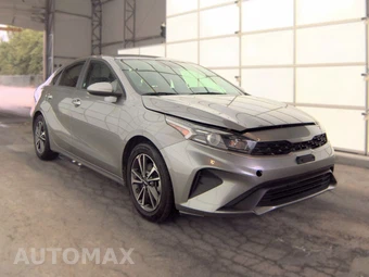 2024 Kia Forte LXS - miniatura 3