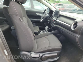 2024 Kia Forte LXS - miniatura 8