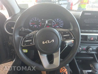 2024 Kia Forte LXS - miniatura 10