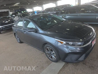 2024 Kia Forte LXS - miniatura 3