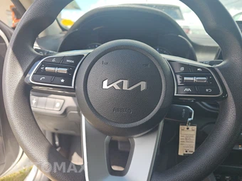 2024 Kia Forte LXS - miniatura 10