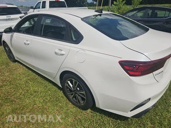2024 Kia Forte LXS - miniatura 6