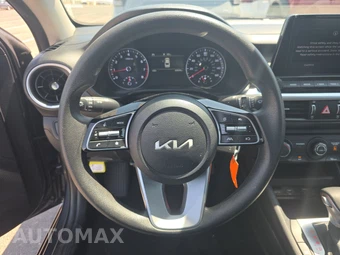 2024 Kia Forte LXS – miniatura 10